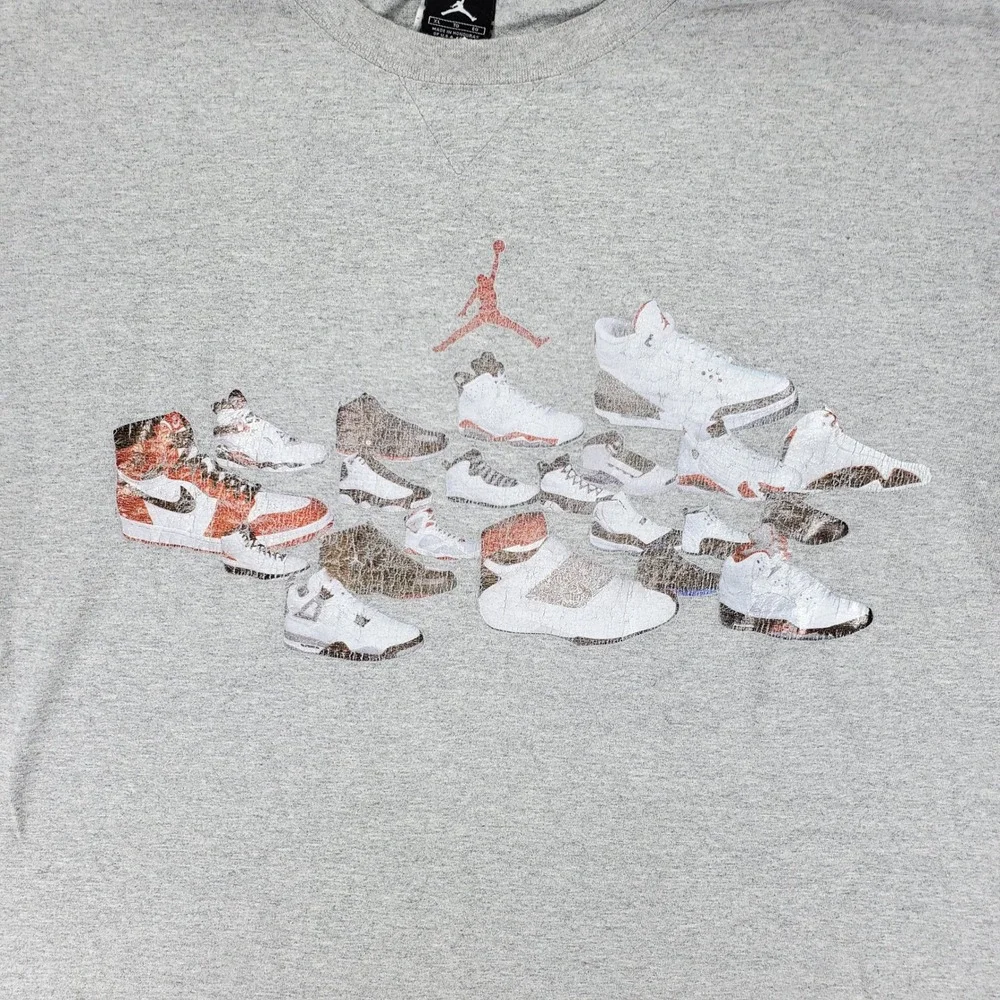 Air Jordan Graphic T Shirt XL Gray Short Sleeve Sneakers History Collection‎
